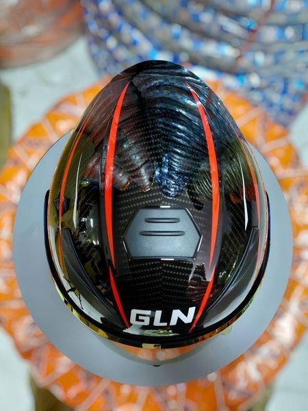 (розмір XL) Мото шолом інтеграл G-Lion чорний із червоними неоновими вставками, з візором та рукавицями O20 фото