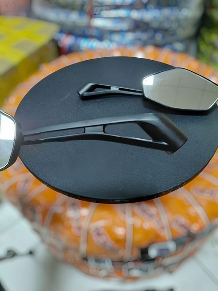 Універсальні спортивні дзеркала для мотоцикла / скутера (комплект з кріпленням, чорний мат) J12 фото